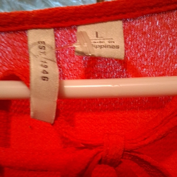 Chic Red Blouse with Ruffled Sleeves - Picture 2 of 4